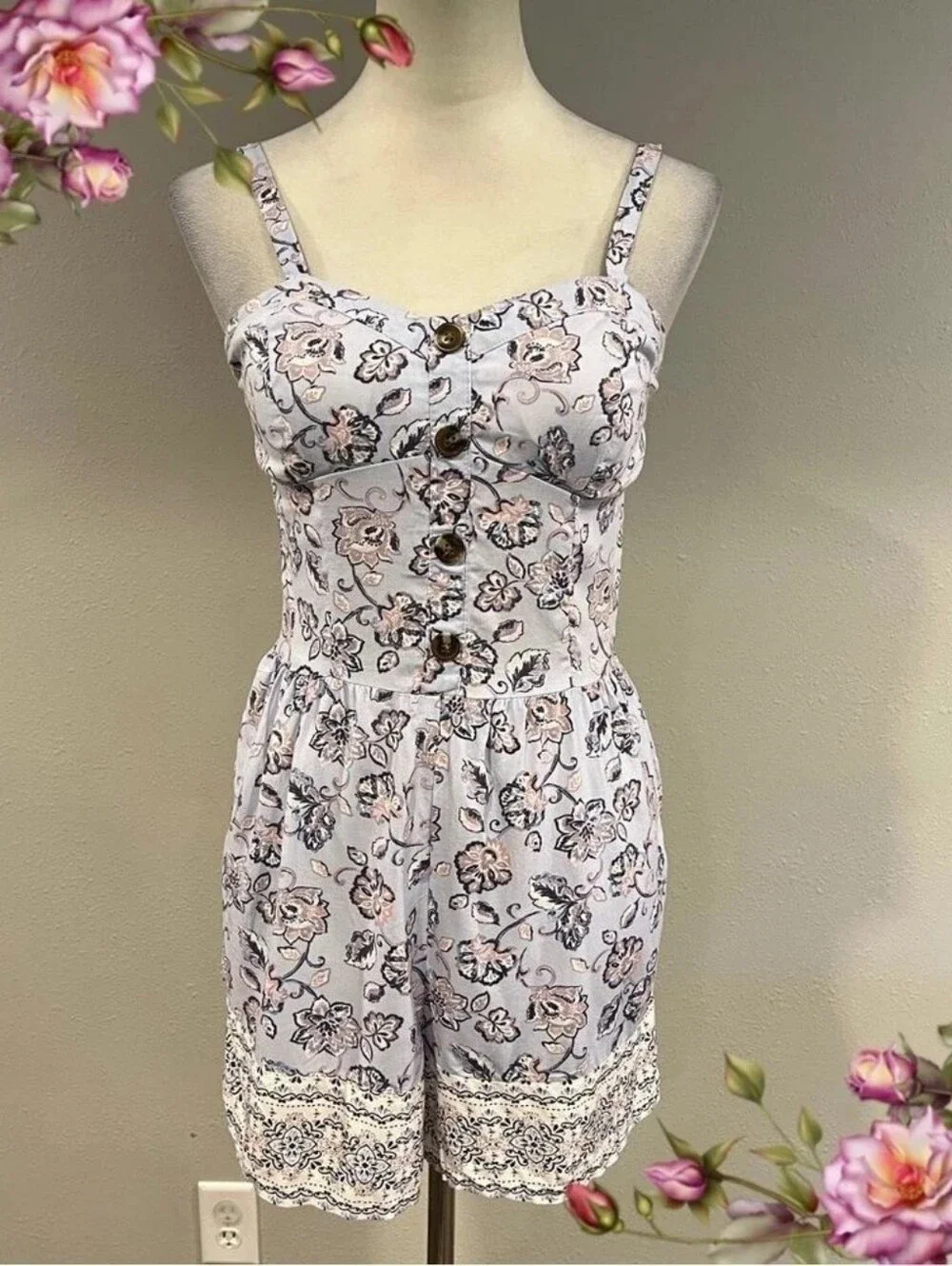 Floral Button-Front Women’s Romper in Light Pink and White